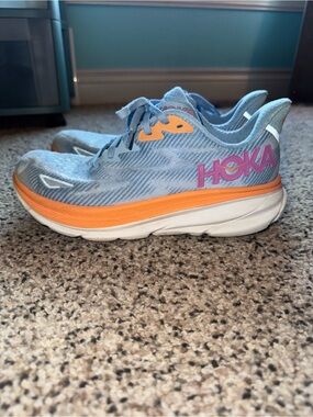 Women’s Blue Hoka Clifton 9